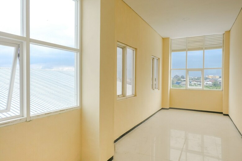 Hostal Oyo 1468 Sm House