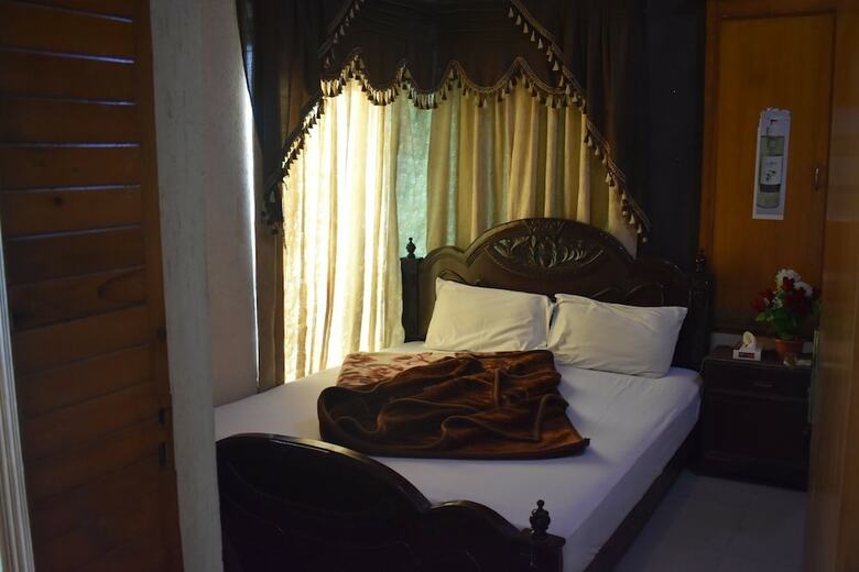 Hotel Kashmir International
