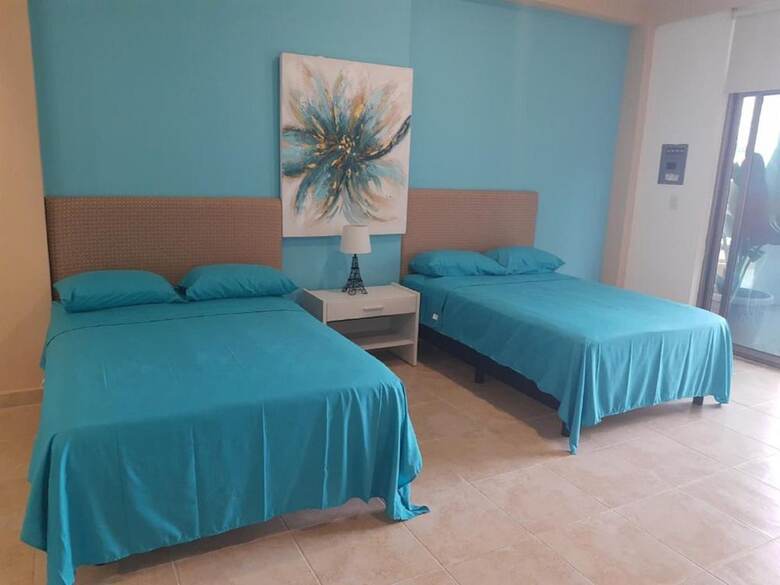 Hotel Suites Aeropuerto 24/7