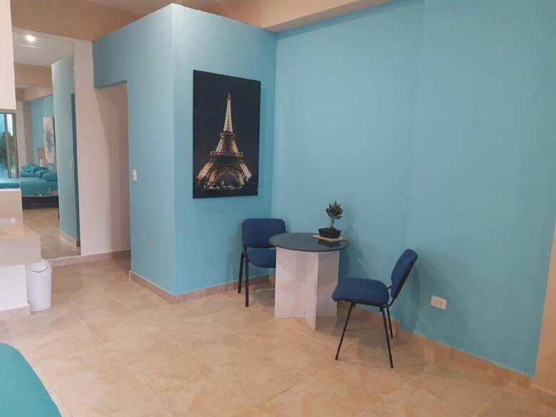 Hotel Suites Aeropuerto 24/7