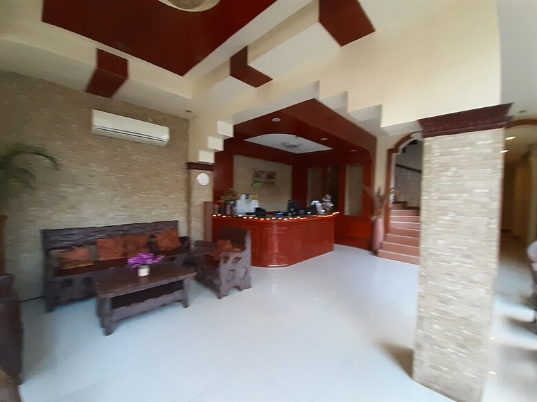 Hotel Aquari Travellers Inn