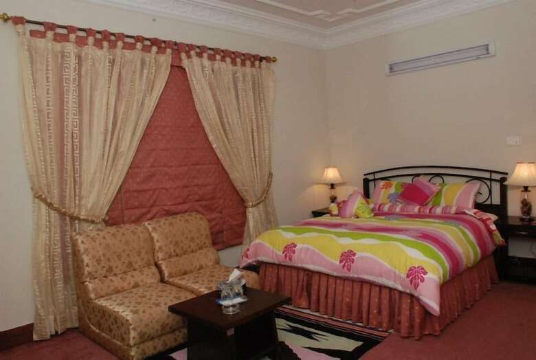 Hotel Savoy Inn