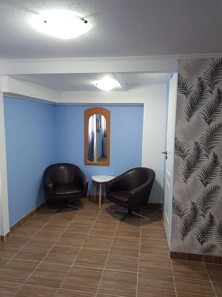 Airport16 B&B