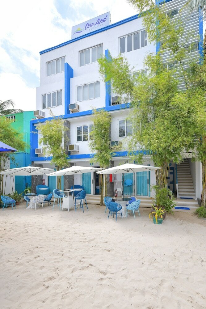 Hotel One Azul