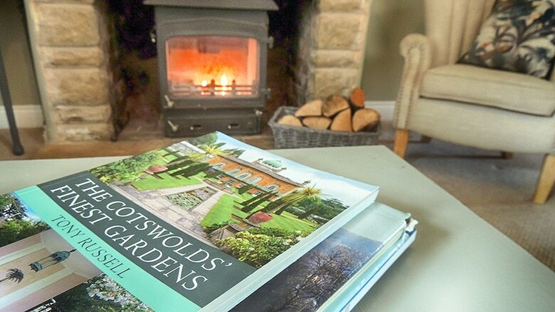 Cotswold Cottage Gems - Ivy Cottage
