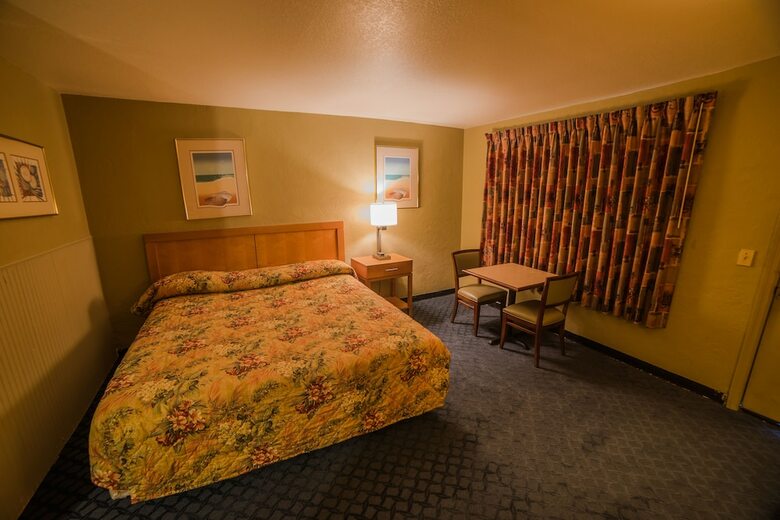 Motel Deluxe Inn