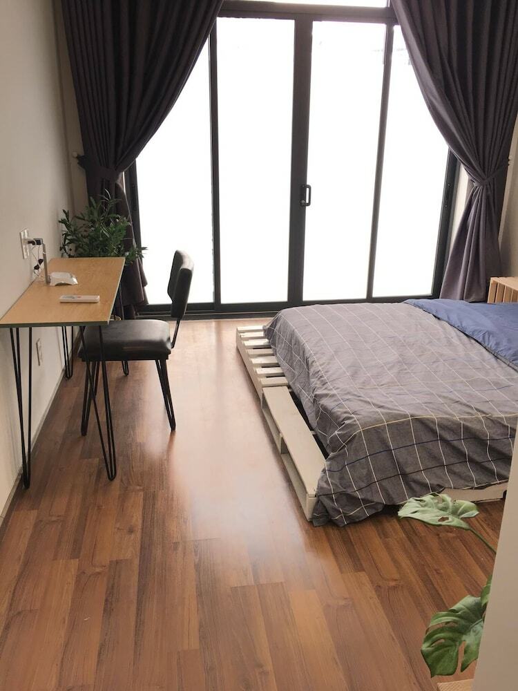 Hotel 1993's House