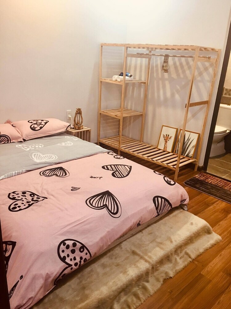Hotel 1993's House