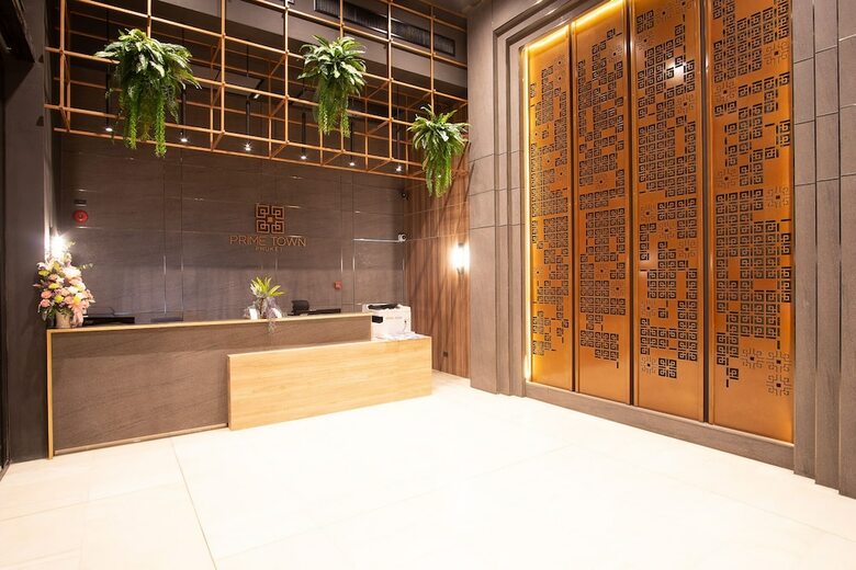 Prime Town - Posh & Port Hotel Phuket