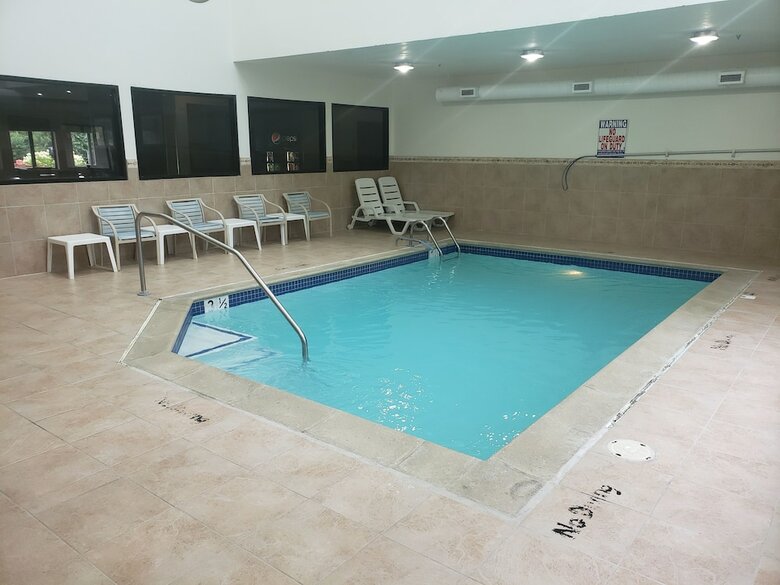 Hotel A Victory Suites Warren