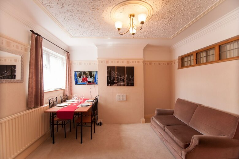 Watford Stays - 4bed House