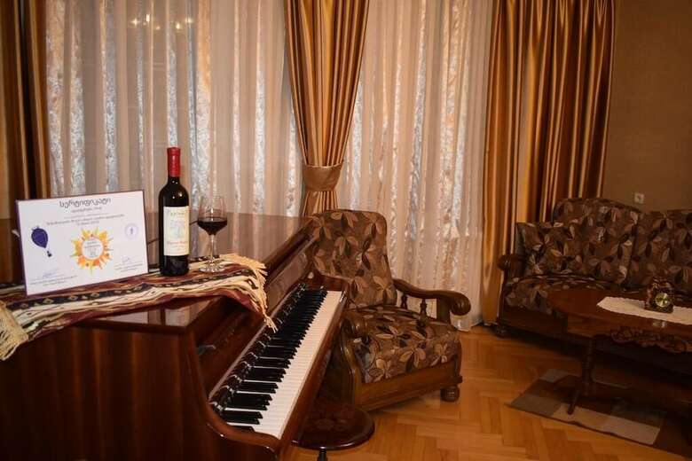 Hotel Guesthouse Lago & Wine Cellar