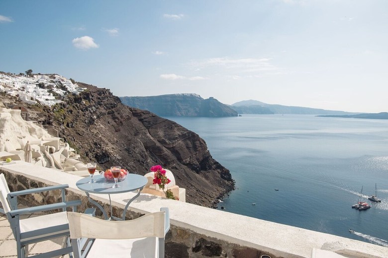 Allure Breeze Suites