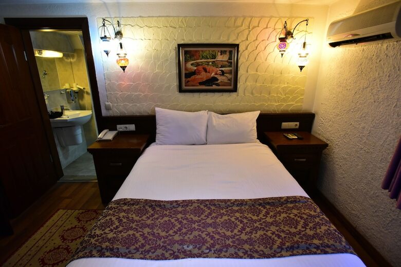 Cicerone Lodge Hotel