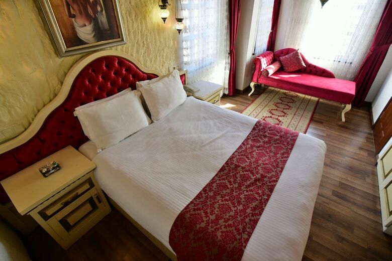 Cicerone Lodge Hotel