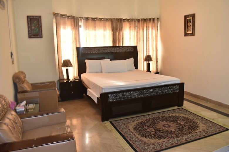 Hotel Melberry House