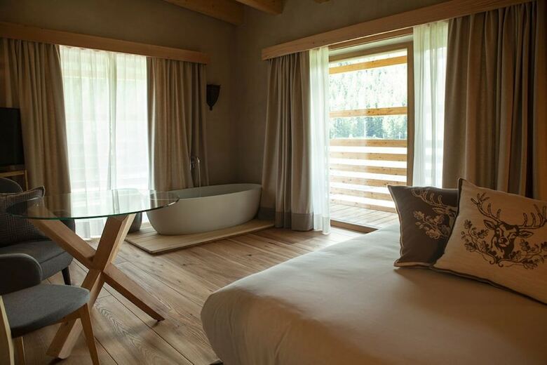 Hotel Au Charmant Petit Lac
