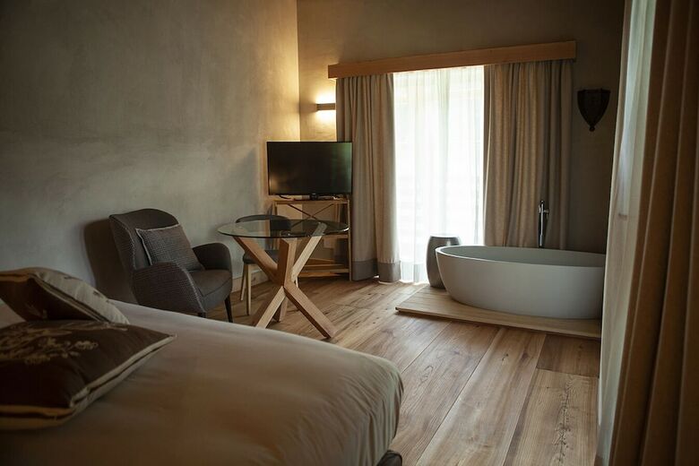 Hotel Au Charmant Petit Lac