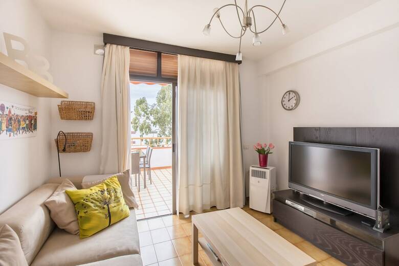 Apartamentos Summer Home, Sun & Beach In A Prime Location