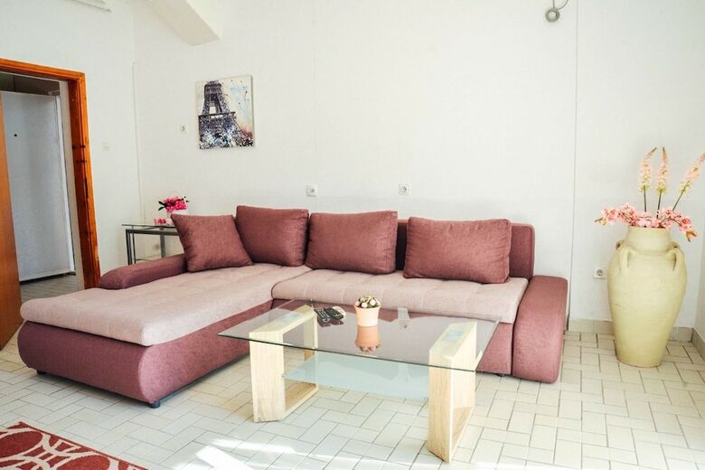 Waterfront Apartment Petrovina