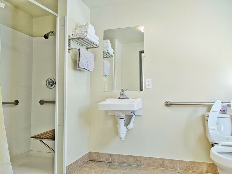 Hostal Anchor Pointe Inn