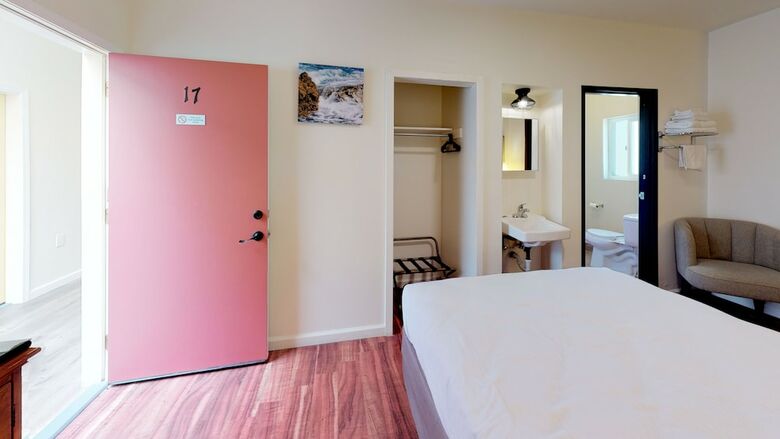 Hostal Anchor Pointe Inn