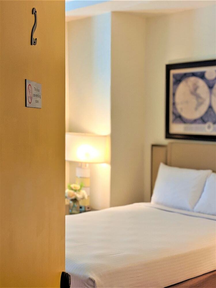Hostal Anchor Pointe Inn