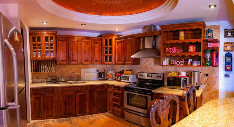 Bed & Breakfast Hotel Antigua Inn Central