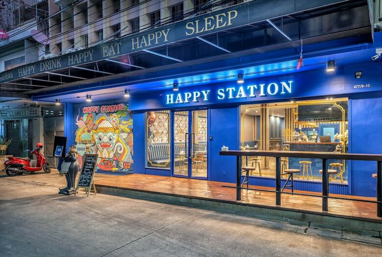Hostal Happy Station Hostel