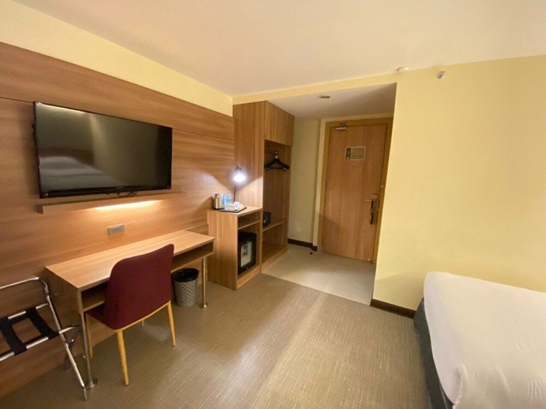 Hotel L Meridian Suites