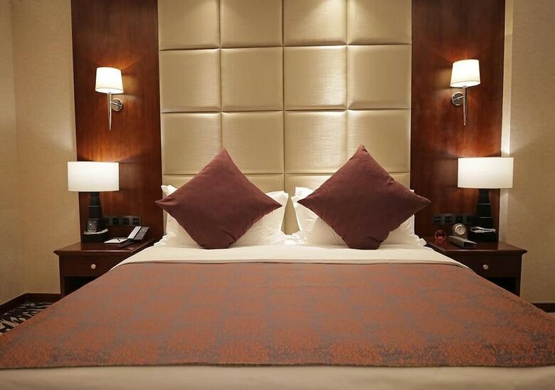Yinjian Jianguo Hotel Heihe