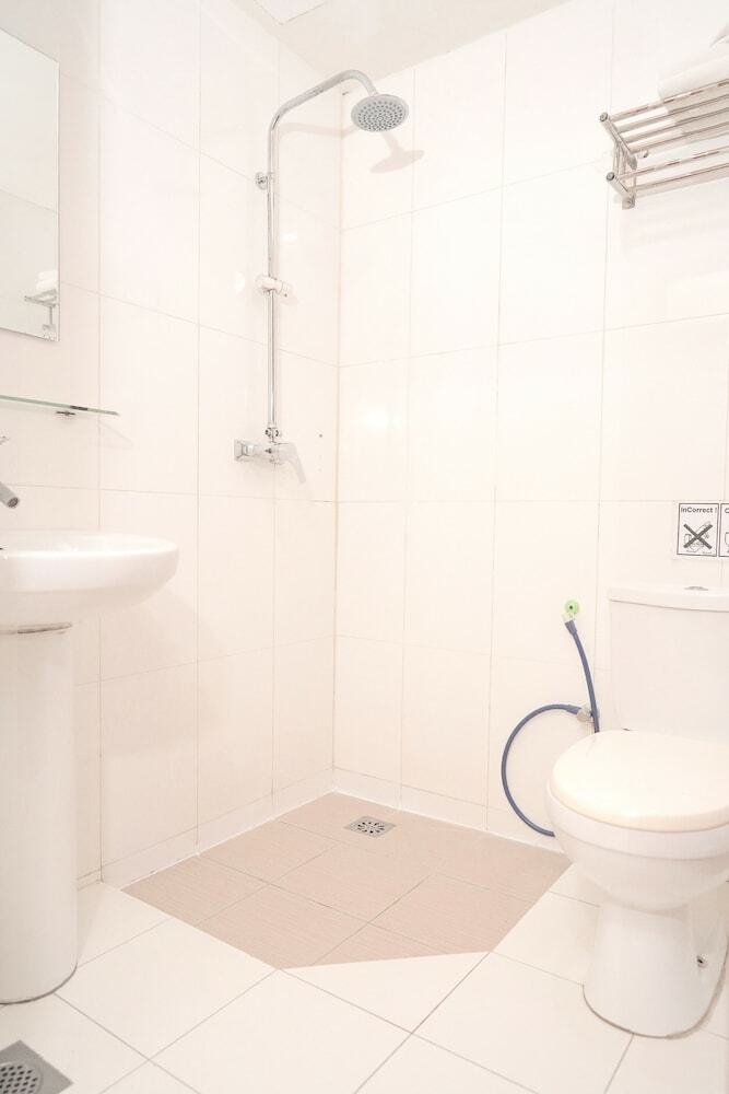 Hotel Oyo 89866 Houz Inn