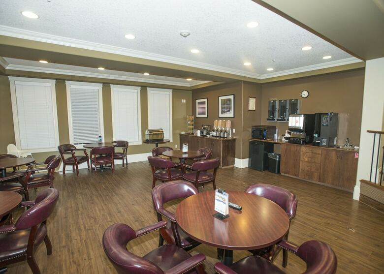 Hotel Lakeview Inns & Suites - Edson Airport