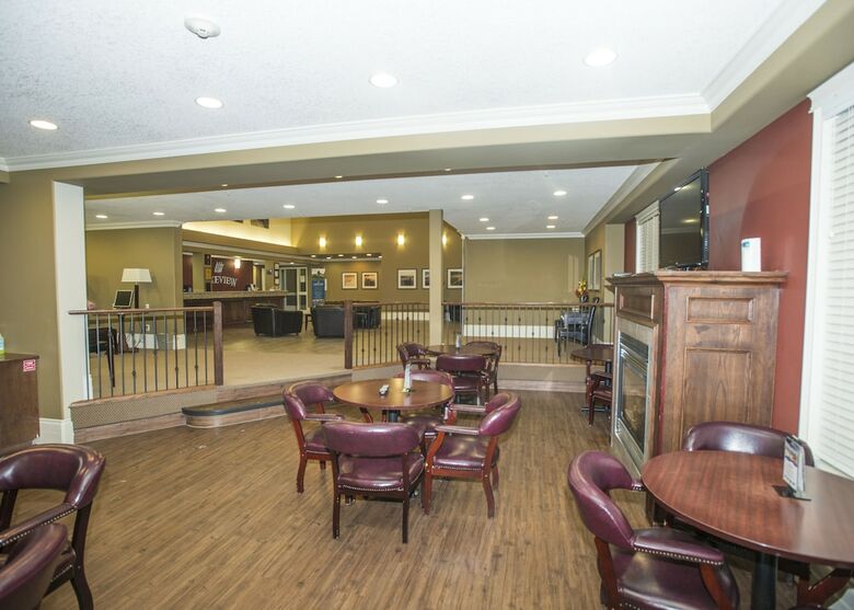 Hotel Lakeview Inns & Suites - Edson Airport