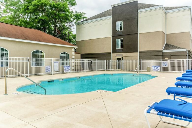Motel Comfort Inn Near Barefoot Landing