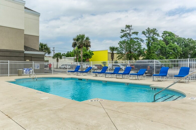 Motel Comfort Inn Near Barefoot Landing