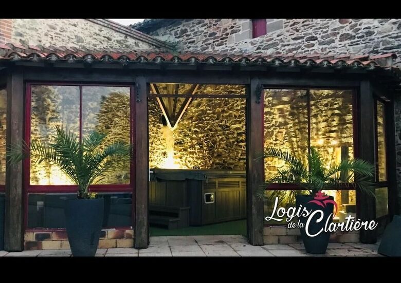 Hotel Logis de La Clarti�re