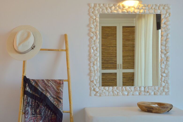 Hotel Hawk Stone