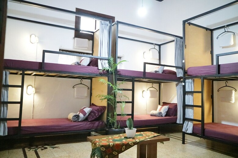 Hostal Semeru Hostel Malang - Adults Only