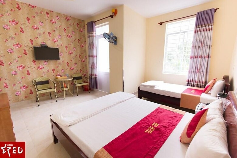 Red Hotel