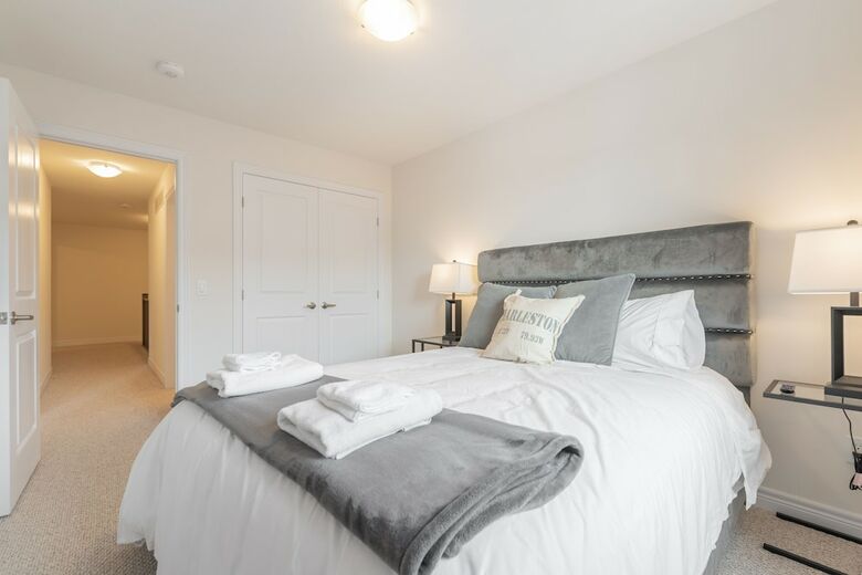 Extravagant Brand New Town House
