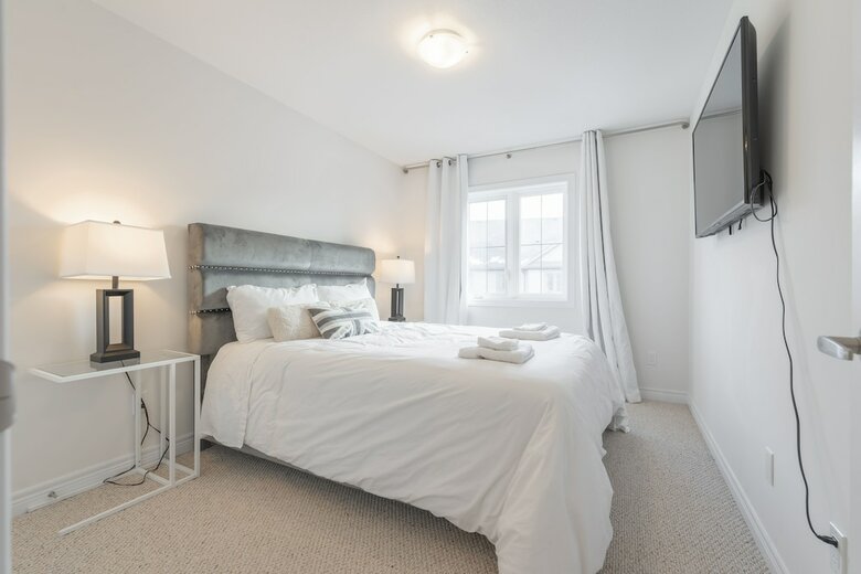 Gorgeous Brand New Spacious Town House