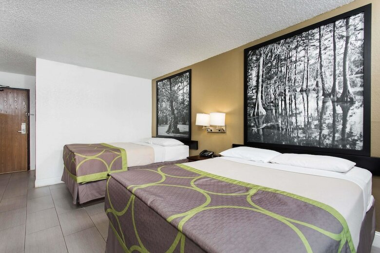 Hotel Super 8 By Wyndham Greensboro/coliseum/conv.