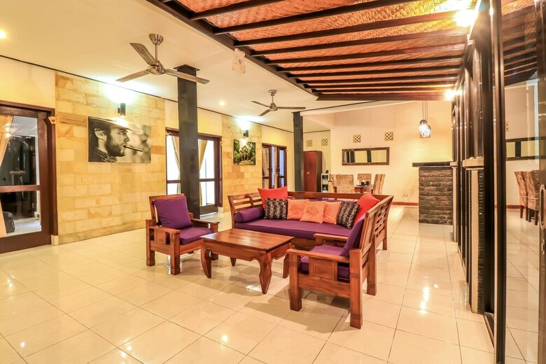 Hostal Oyo 2542 Villa Iluka 2