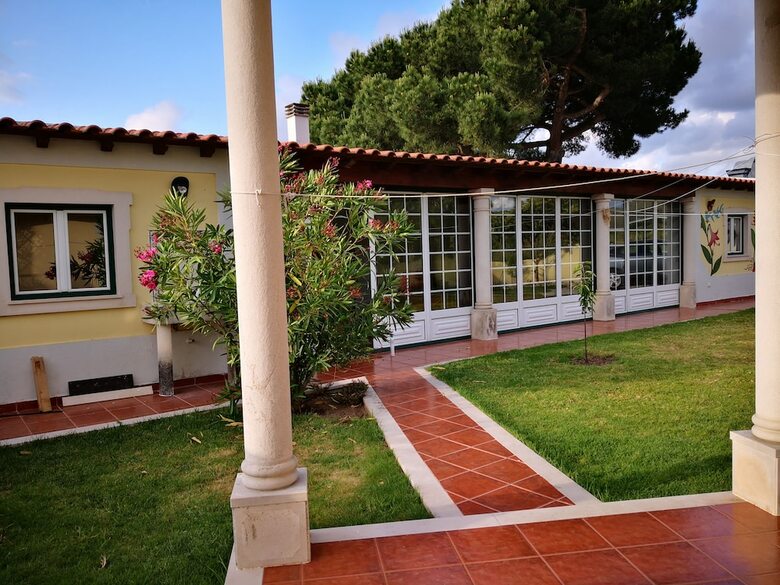 Hotel Happy Home Obidos