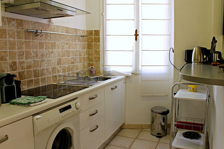 Apartamento Lovely And Large 1 Bedroom With Balcony