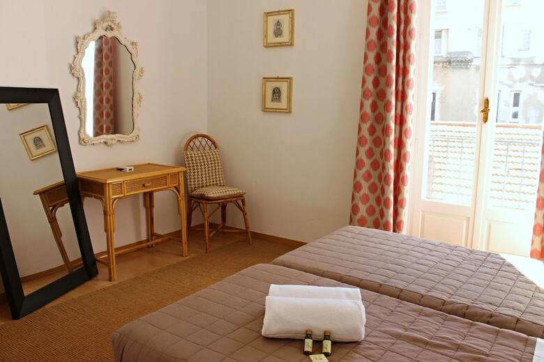 Apartamento Lovely And Large 1 Bedroom With Balcony
