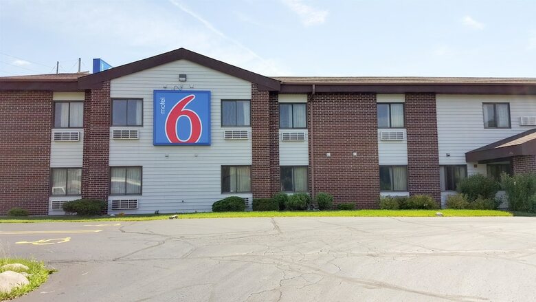 Hotel Motel 6 Saukville, Wi