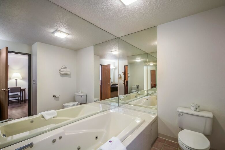 Hotel Motel 6 Saukville, Wi