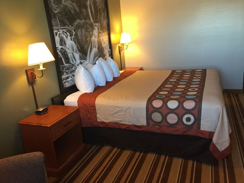 Motel Super 8 By Wyndham Chamberlain Sd